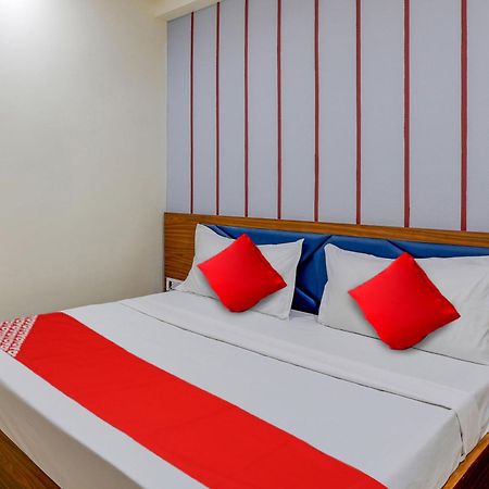 Hotel O Lotus Surat Exterior foto